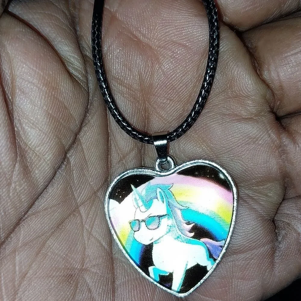Cute girls Unicorn Necklace - Picture 3 of 5